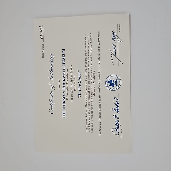 The Norman Rockwell Museum At the Circus American Family Series Porcelain Plate - Picture 6 of 7